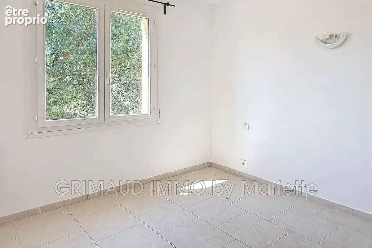 Appartement 72 m² à Cogolin  - photo 5