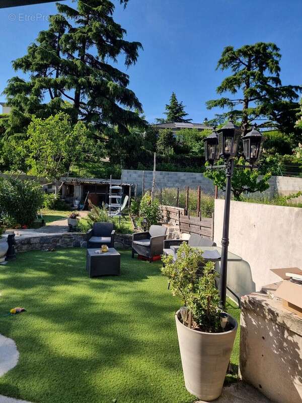 Appartement 57 m² à Givors  - photo 7