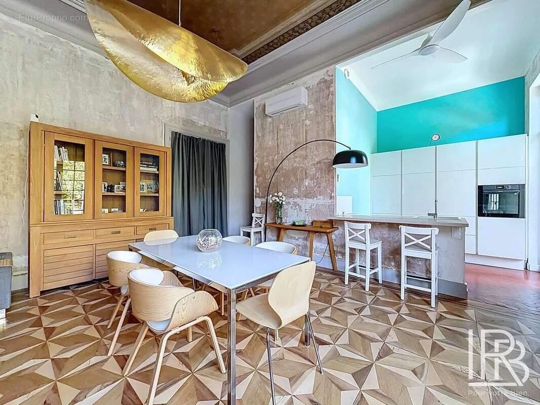 Appartement à MARSEILLE-5E