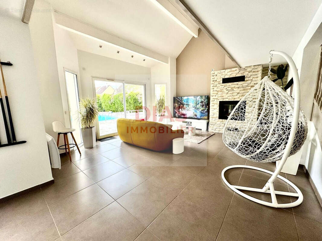 Maison à LA QUEUE-EN-BRIE