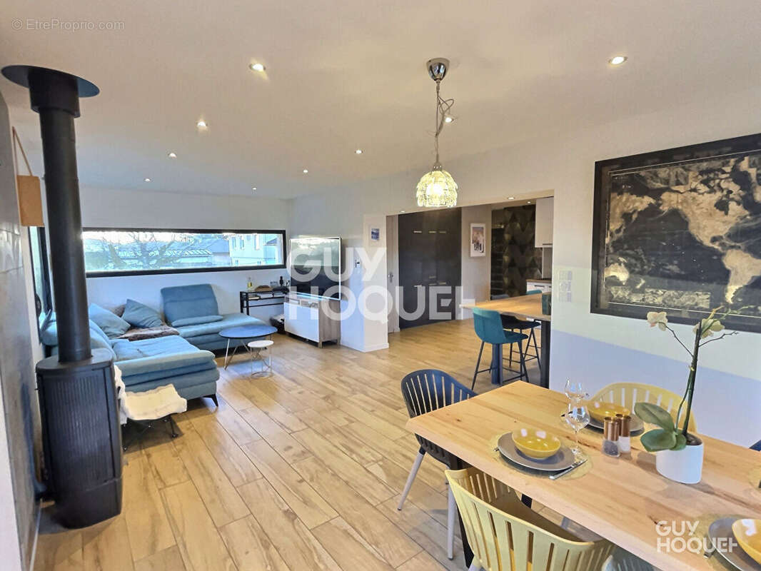 Maison à SAINT-BONNET-DE-MURE