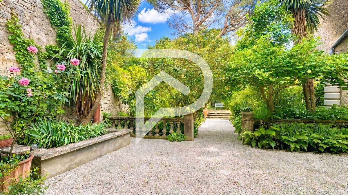 Véritable Maison Coup de Coeur 250 m² et son Jardin Secret Mazamet - photo 16