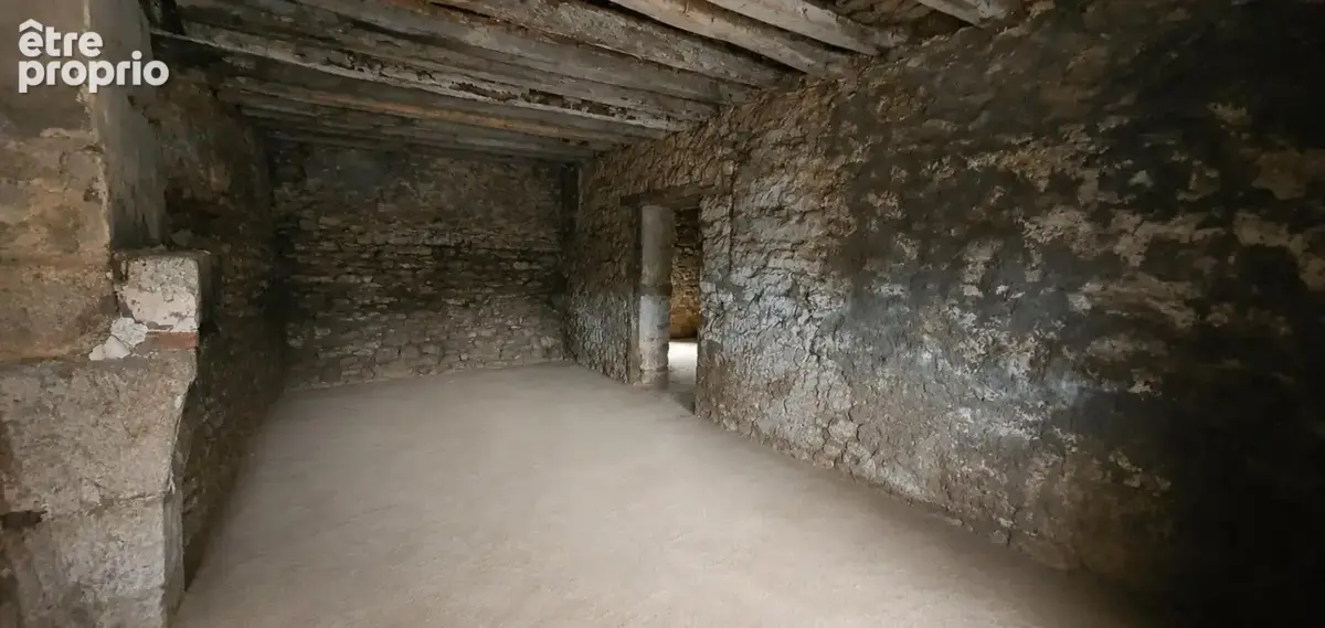 Ancienne maison à rénover avec terrain de 250 m² - Beau potentiel - photo 5