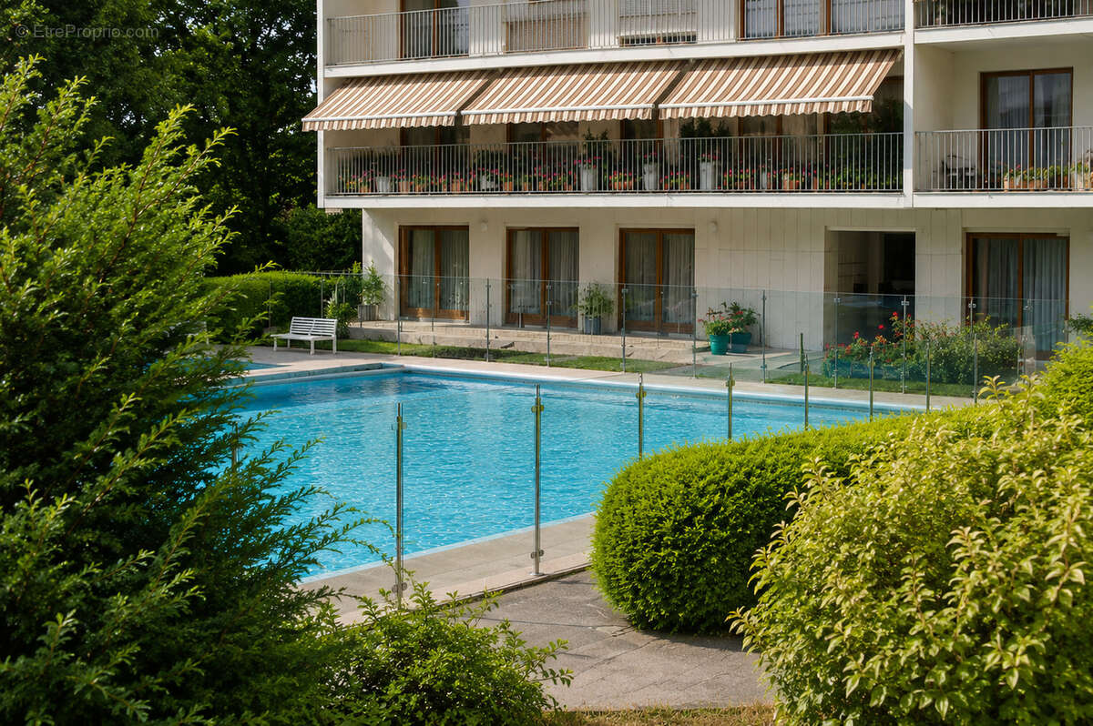 Metz queuleu   appartement d’exception : vue cathédrale, piscine et double terrasse - photo 16
