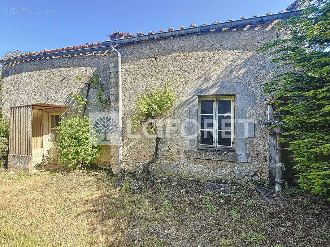 Maison à SAINT-LOUP-LAMAIRE