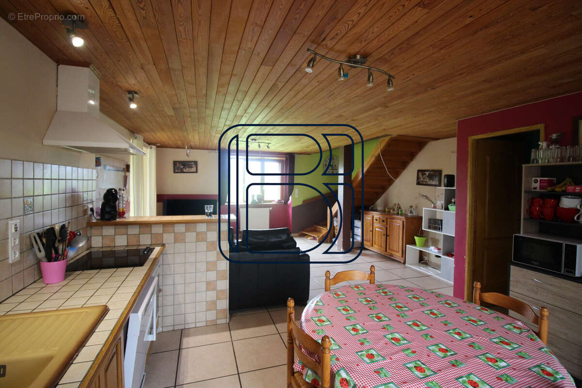 Maison à MARSAC-EN-LIVRADOIS