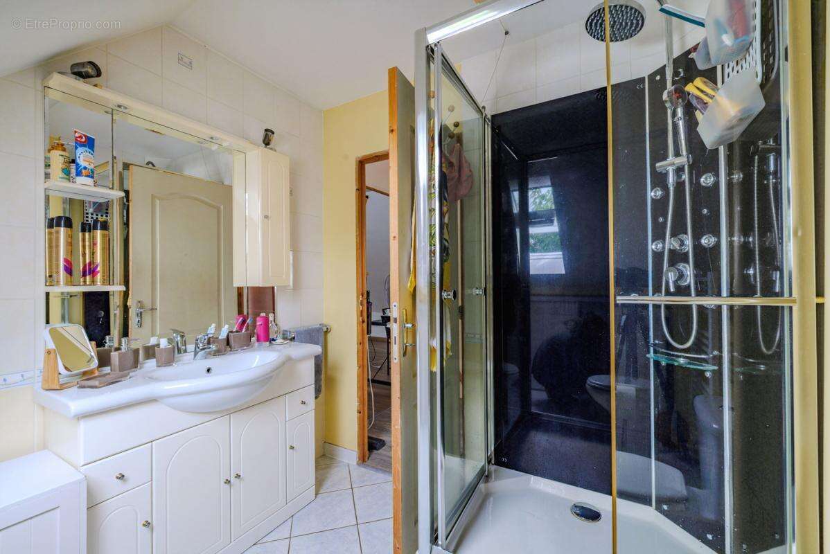 Maison à BONNIERES-SUR-SEINE