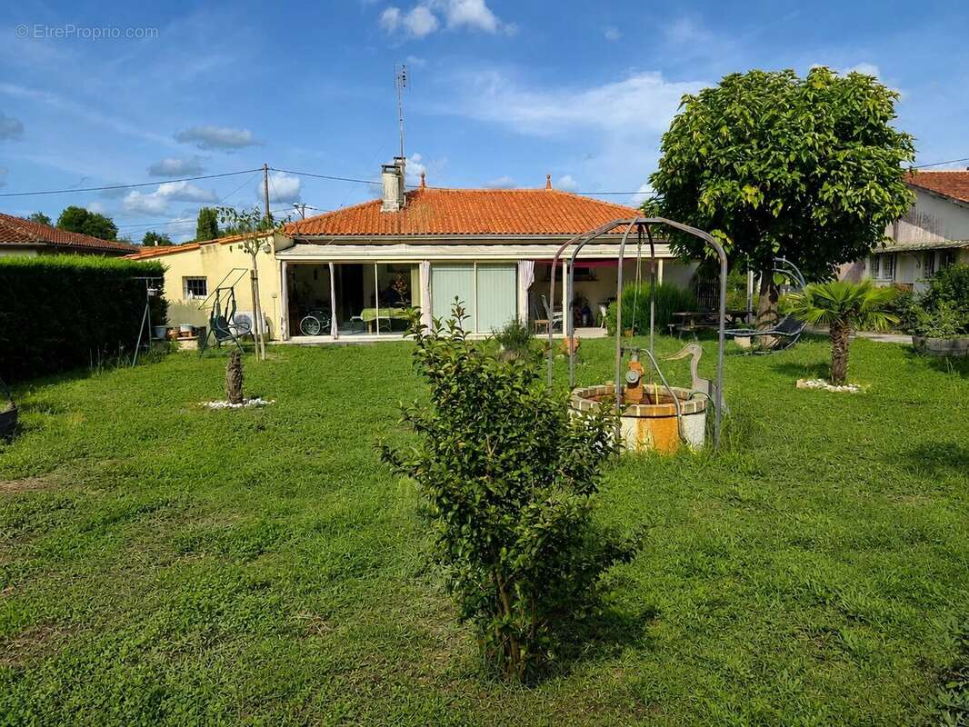 Maison à ETAULIERS
