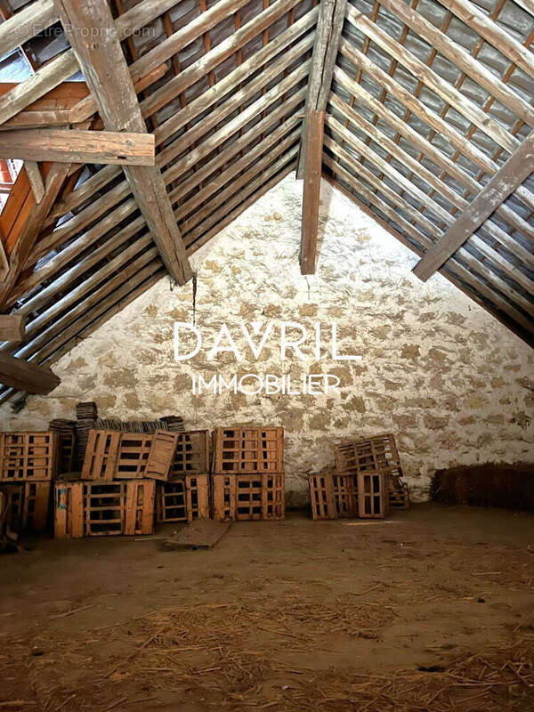 Maison à JOUY-LE-MOUTIER