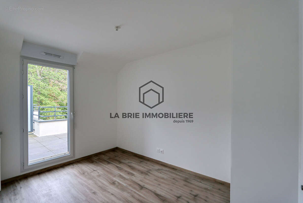 Appartement à EMERAINVILLE