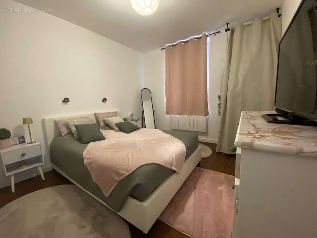 Appartement à BOURG-DE-PEAGE