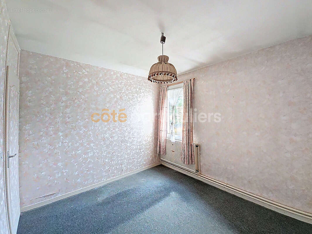 Maison à NEUVILLE-EN-FERRAIN