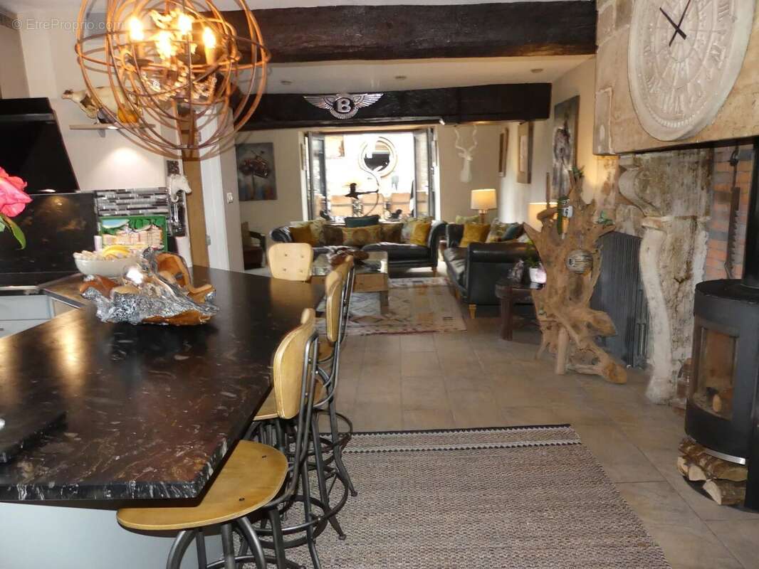 Maison à NANTEUIL-EN-VALLEE