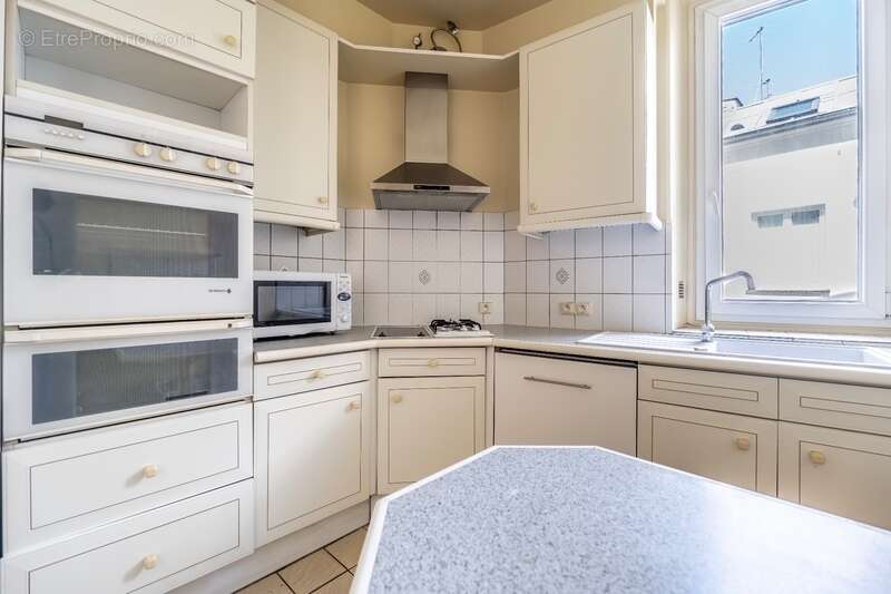 Appartement à PARIS-7E