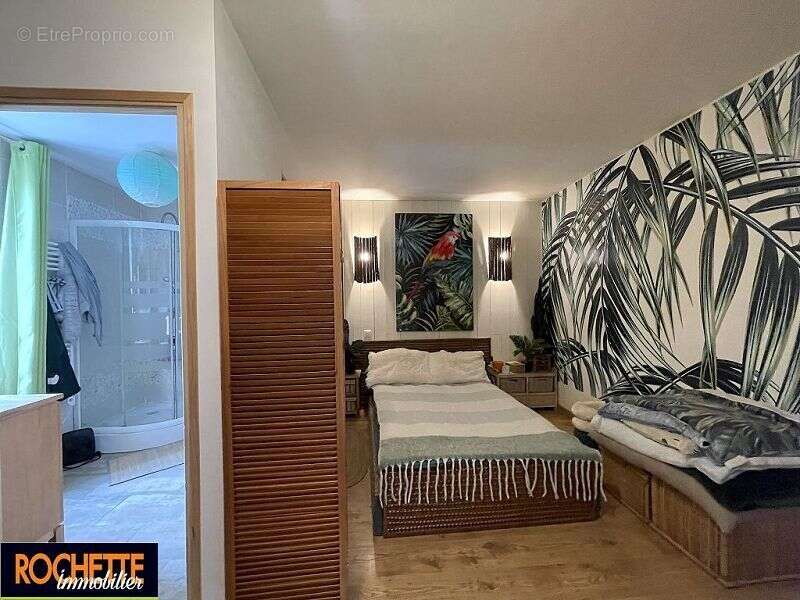 Maison 114 m² à Saint-Just-La-Pendue  - photo 8