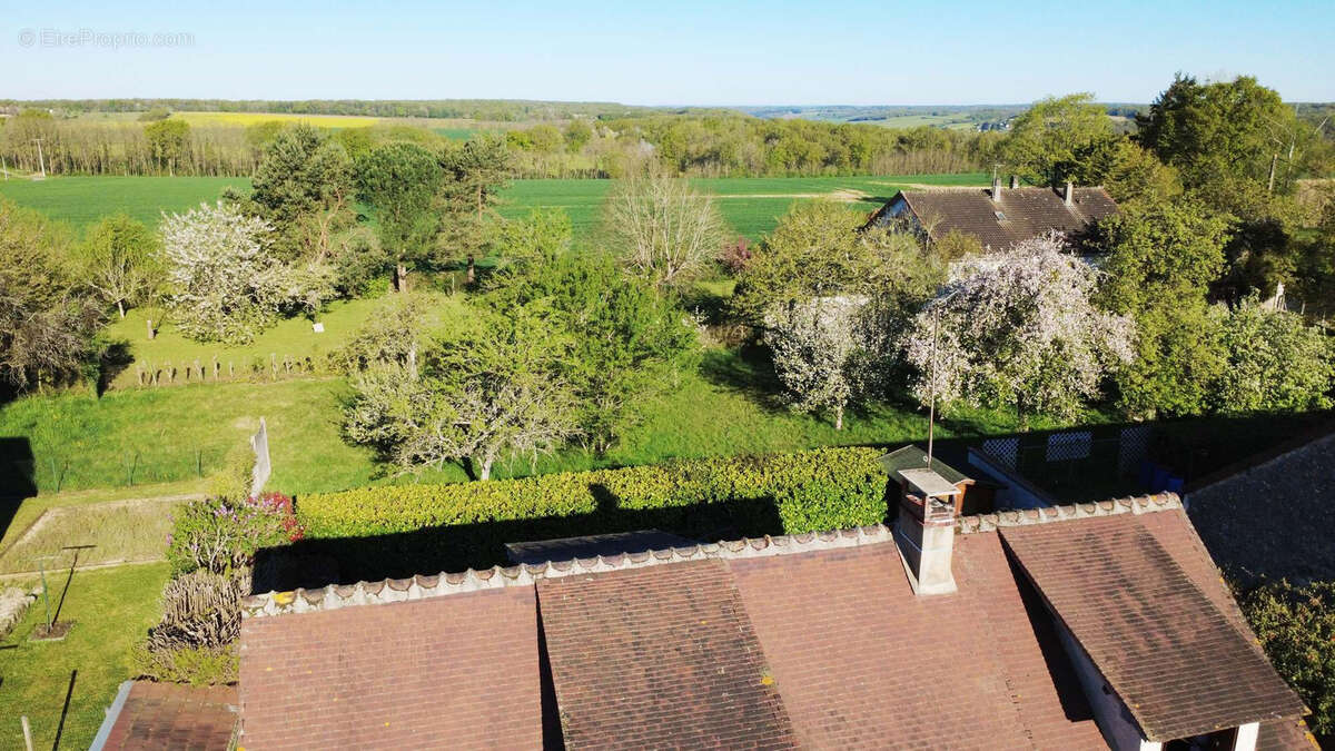 Maison à VILLENEUVE-SUR-YONNE