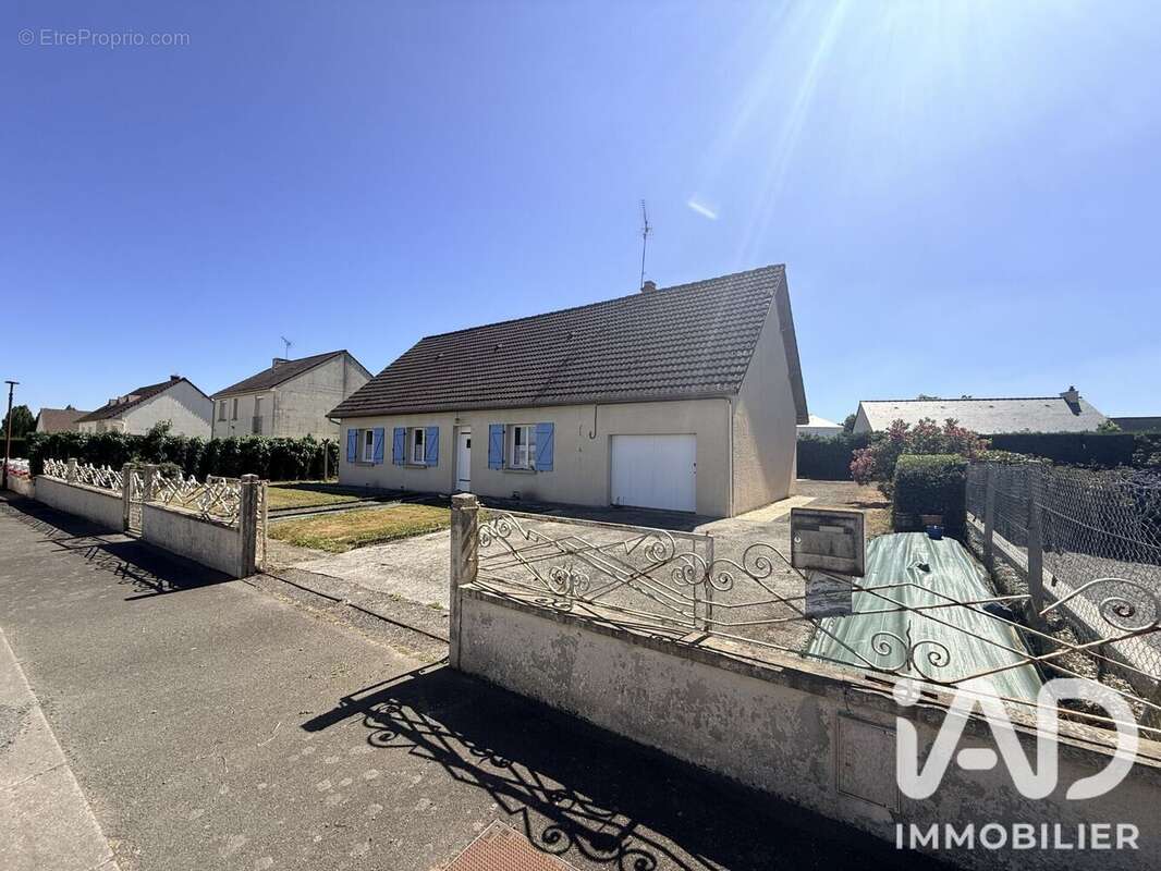 Maison 92 m² à Juilley  - photo 2