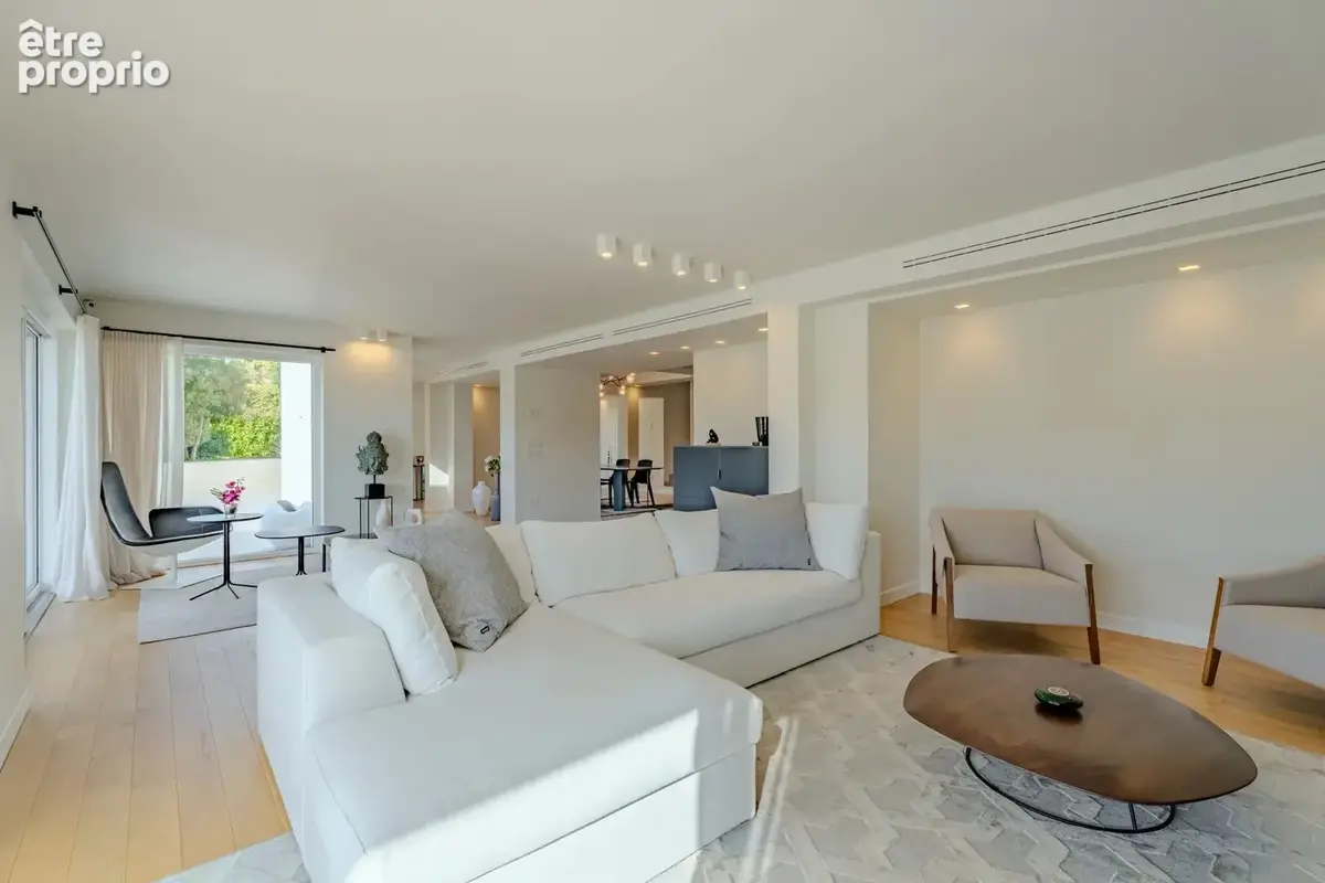 Villa contemporaine rénovée, terrain plat et piscine - photo 6