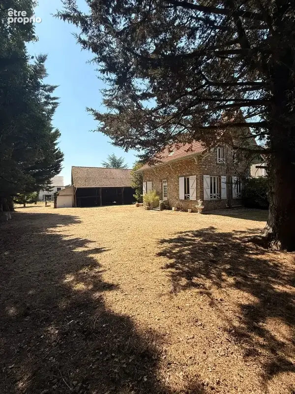 Maison à MENNECY