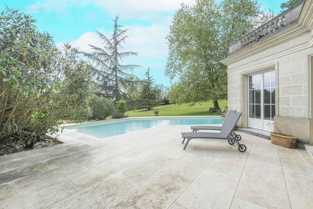 Maison à CARIGNAN-DE-BORDEAUX