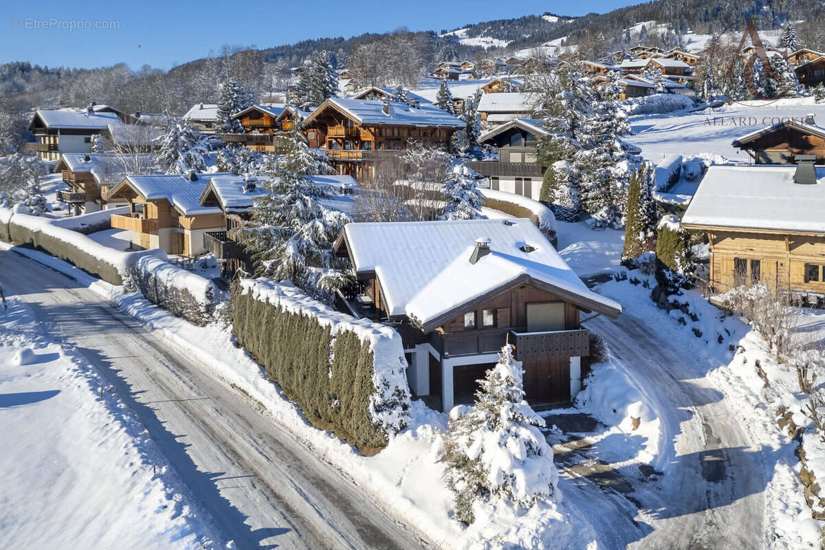 Maison à DEMI-QUARTIER