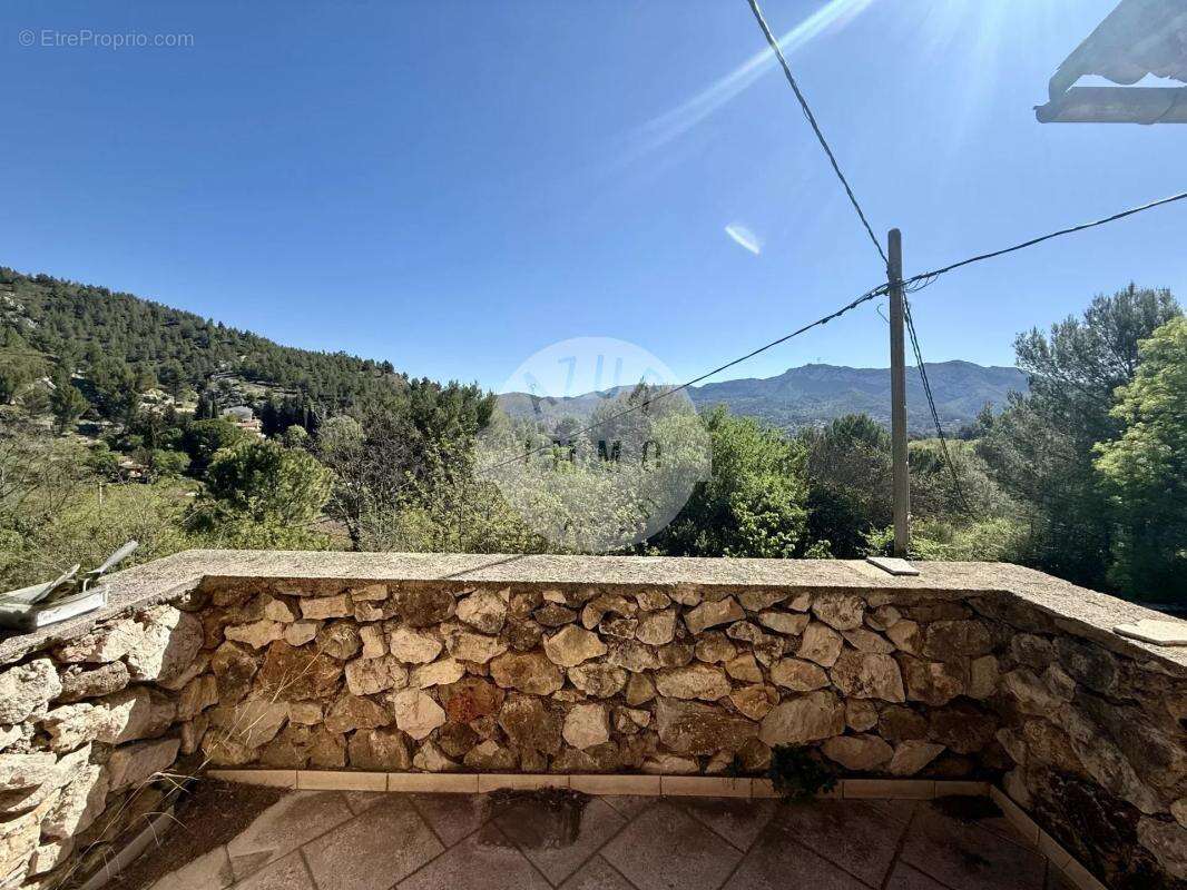 Maison à ROQUEVAIRE