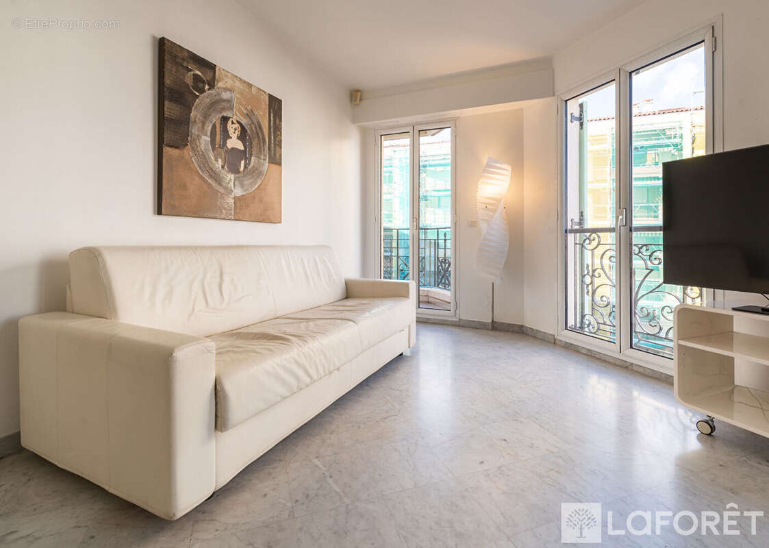Menton  centre ville - 2 pièces 52 m2 - vue mer - photo 4