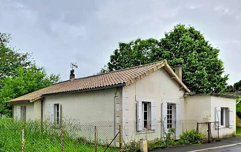 Maison à LE PIZOU