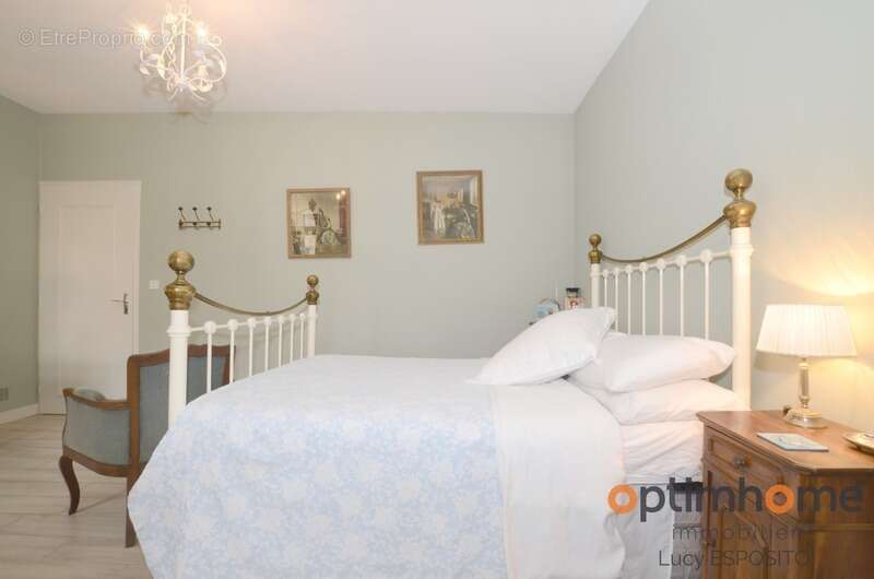 Maison à NANTEUIL-EN-VALLEE