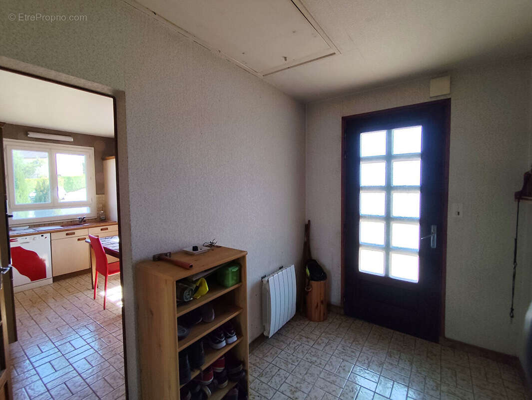 Maison 83 m² à Availles-Limouzine  - photo 4