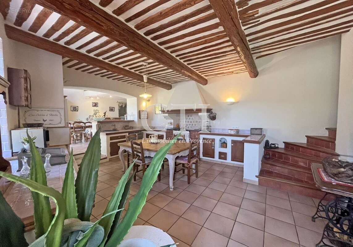 Maison à VAISON-LA-ROMAINE