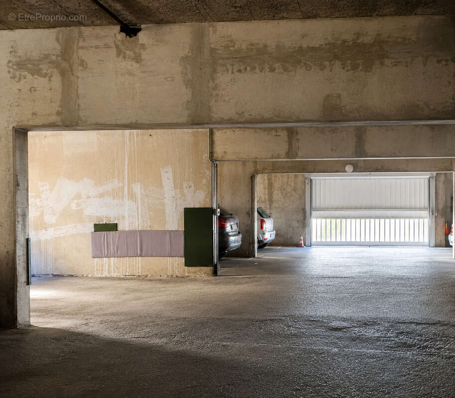 Palavas ,dernier étage privatif en vue mer panoramique , T4/5 de 182 m2 traversant   , 2 boxs privés , cellier - photo 14