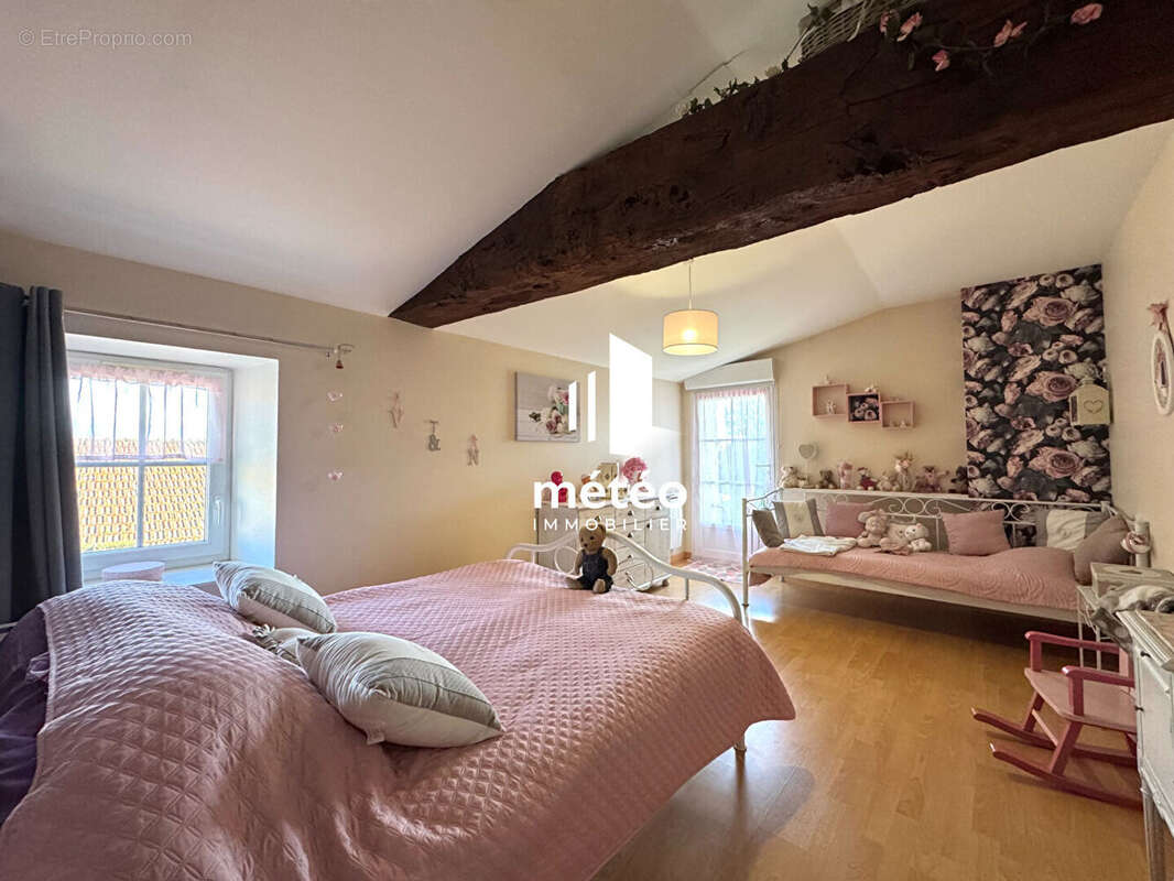 Maison en pierre de 226m² Luçon 4 chambres - photo 9