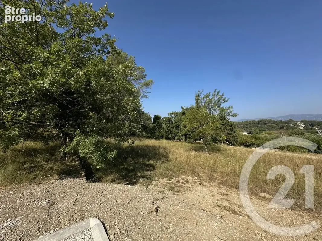 Terrain 2200 m² à Mougins  - photo 2