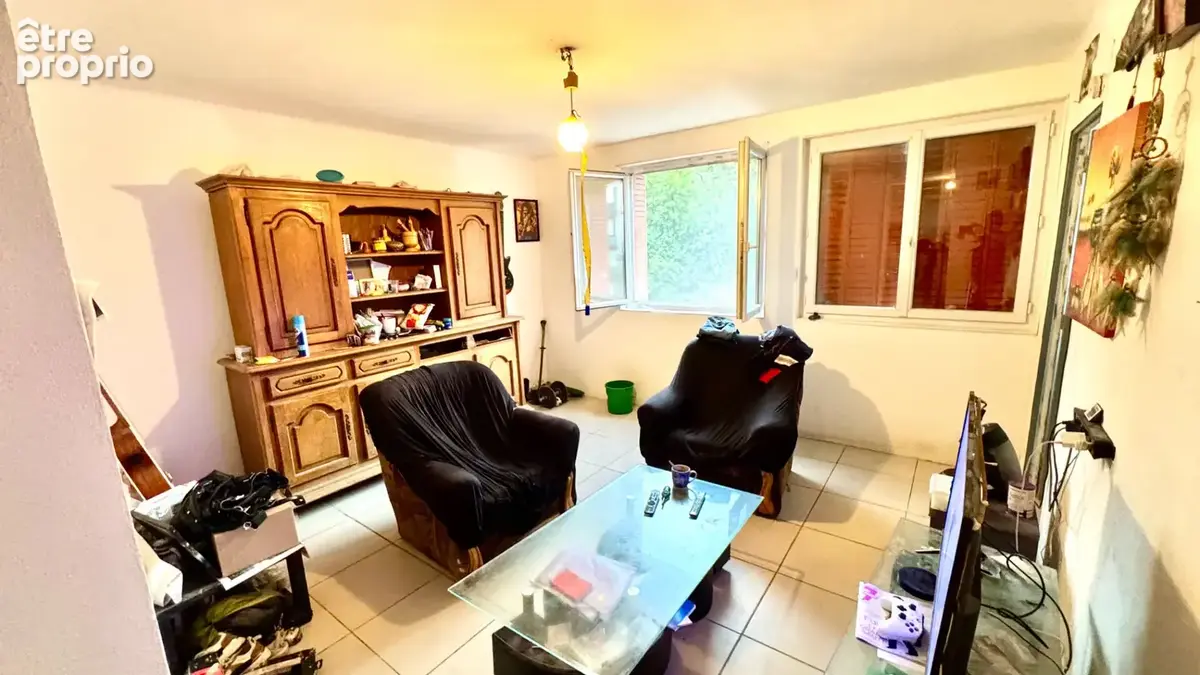 Trois appartements de type T3 à T4 avec garages , vendus loués. - photo 6