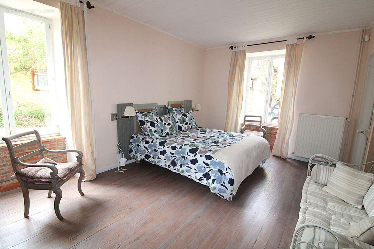 Maison à SOULAINES-DHUYS