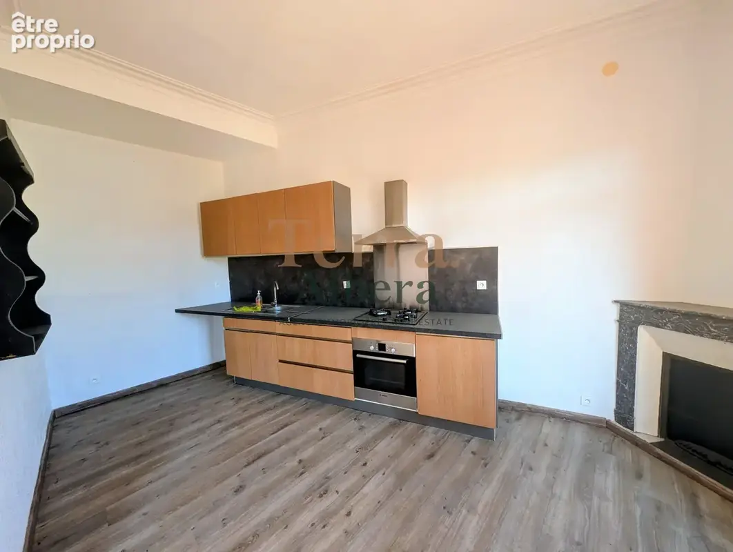 PORT-VENDRES - Bel appartement T4 avec terrasse pour investisseur - photo 5
