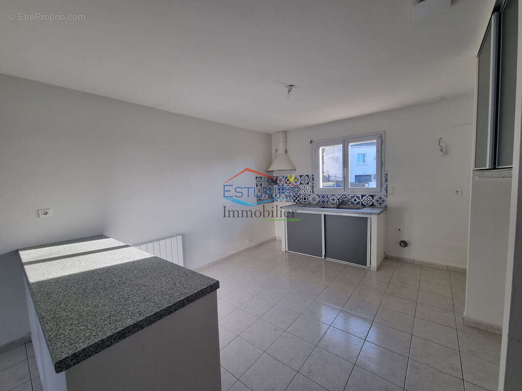 Maison à SAINT-ETIENNE-DE-MONTLUC