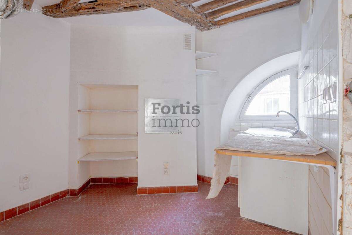 Appartement à PARIS-3E