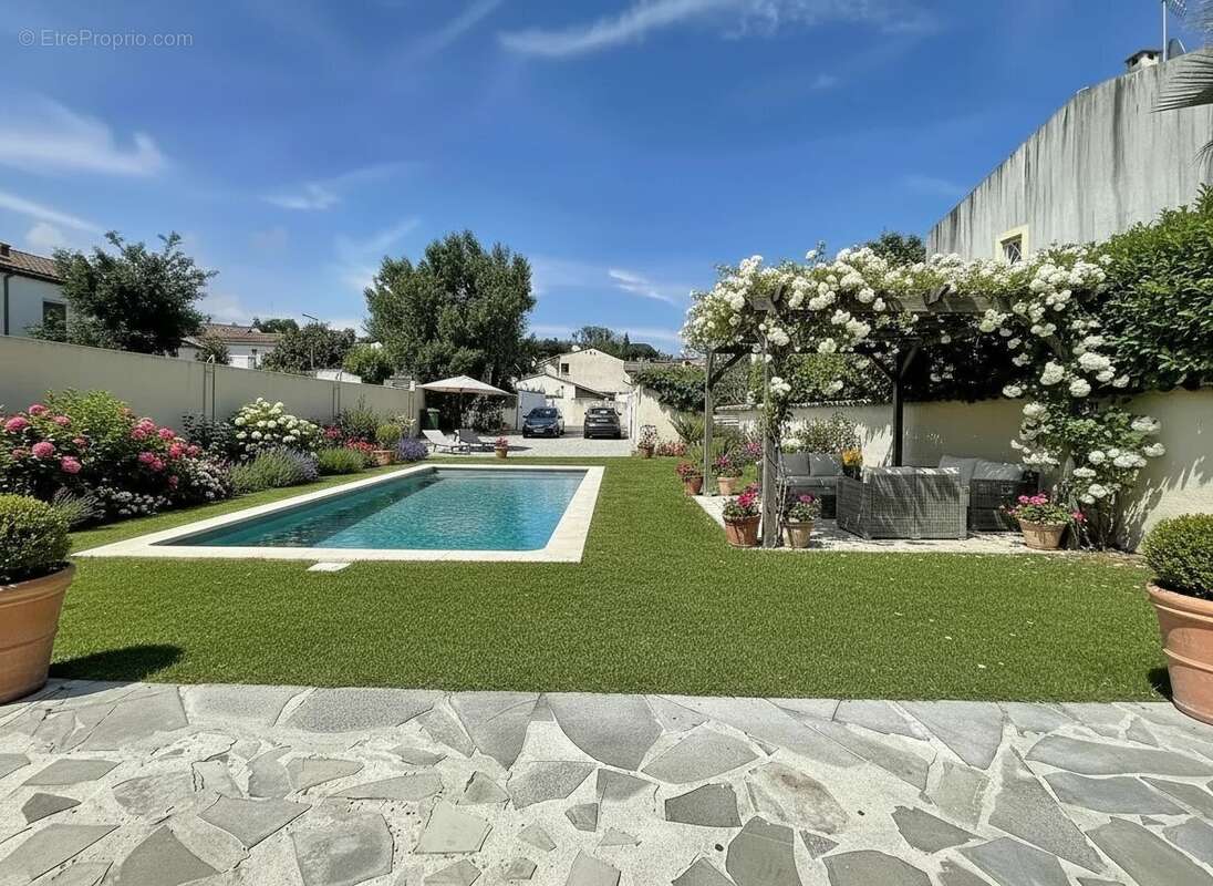 Maison à VILLENEUVE-LOUBET