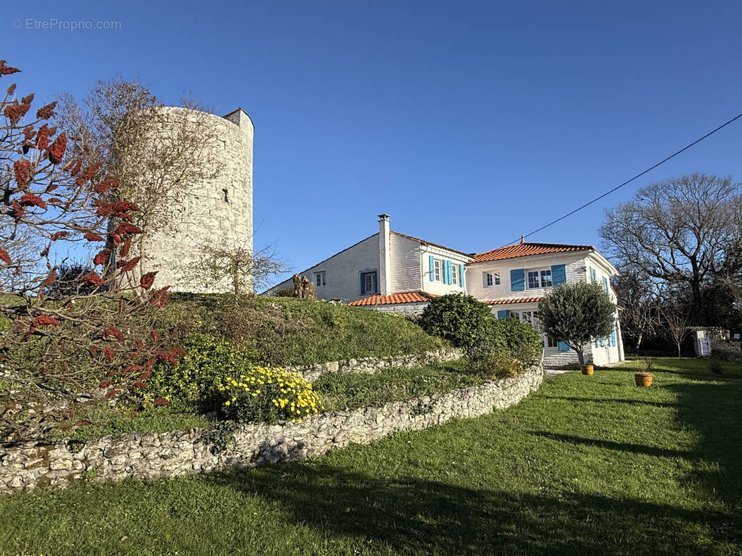 Maison à MORTAGNE-SUR-GIRONDE