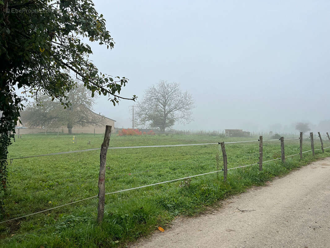 Terrain à LONS-LE-SAUNIER