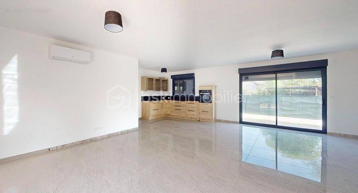 Maison à MEHUN-SUR-YEVRE