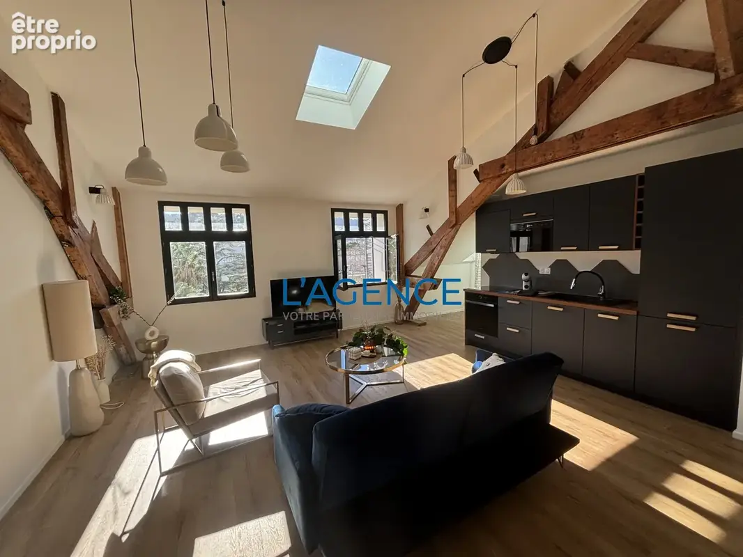 Appartement T3 en dernier étage de 90 m2 habitables en plein coeur des commerces - photo 3