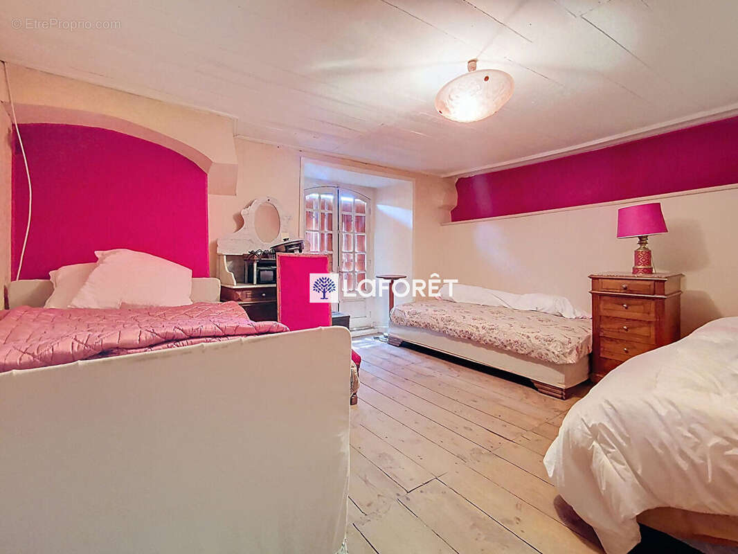 Maison à LE MALZIEU-VILLE