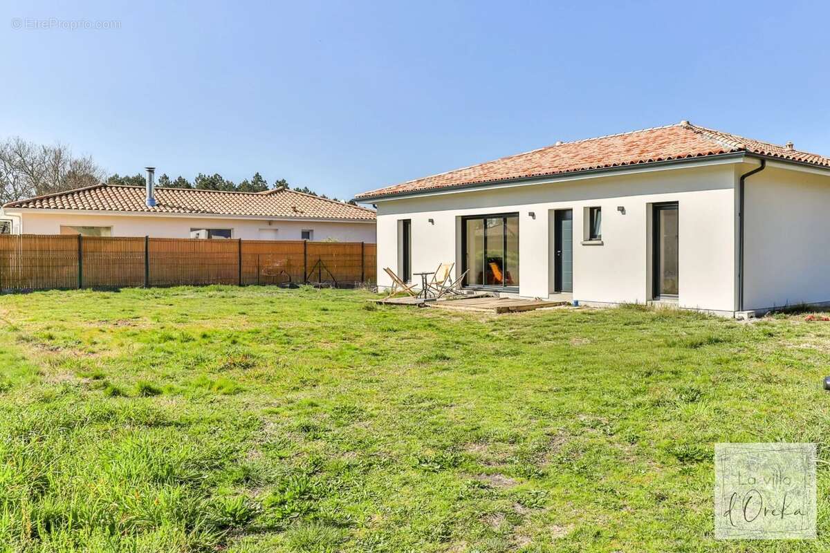 Maison à PARENTIS-EN-BORN