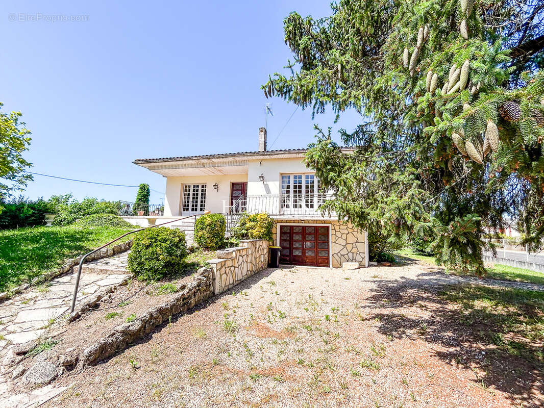 Maison lumineuse & terrain piscinable - photo 11