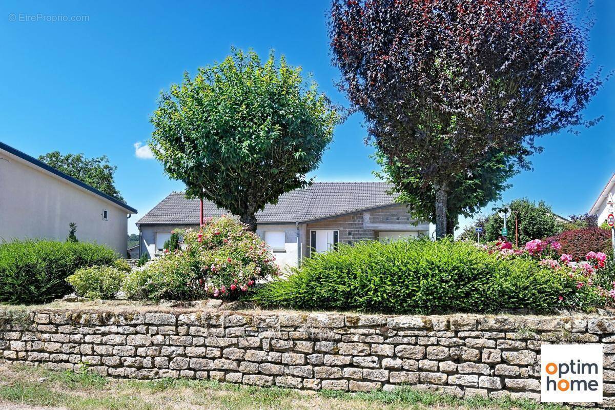 Maison à SERROUVILLE