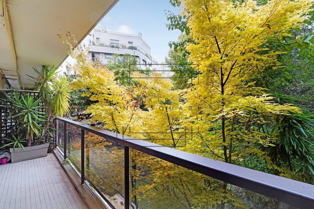 Appartement à NEUILLY-SUR-SEINE