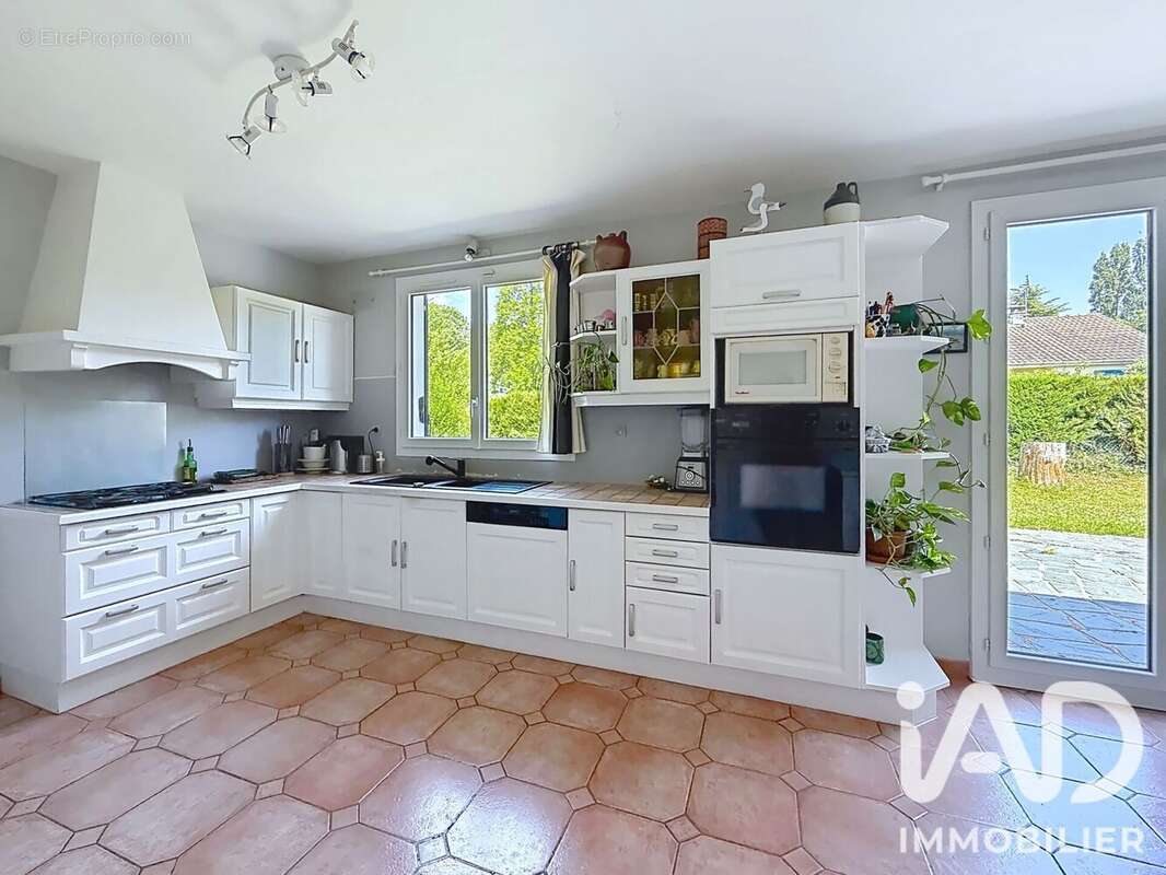Maison 212 m² à Mennecy  - photo 9